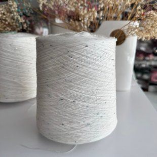 Пряжа Eucalipto Filati Naturali 100% евкаліпт з паєтками, 560 м в 100 грам Euc-білий_блакитна_паєтка фото