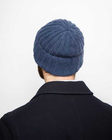 Простая мужская шапка спицами: мастер-класс с фото